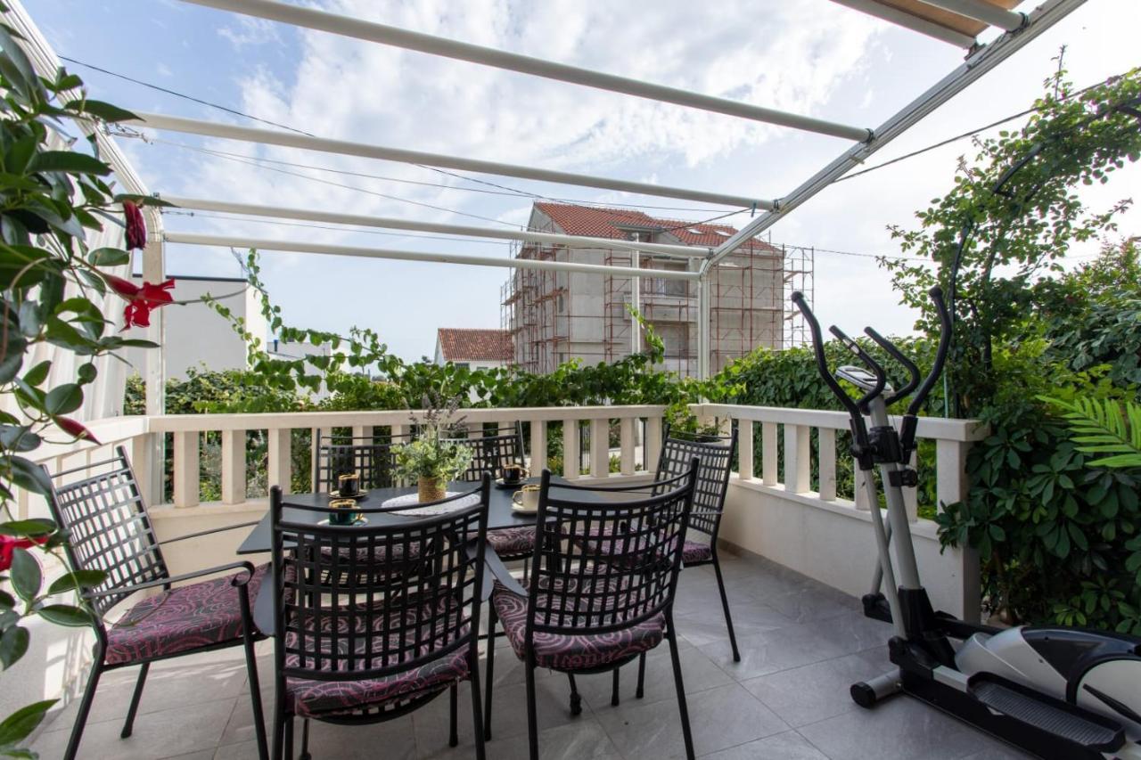 Lux Apartment Ema Kastela Luaran gambar