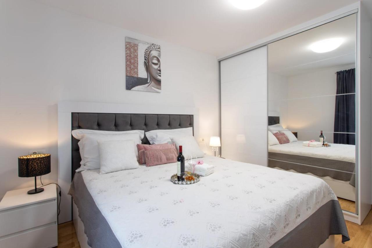 Lux Apartment Ema Kastela Luaran gambar