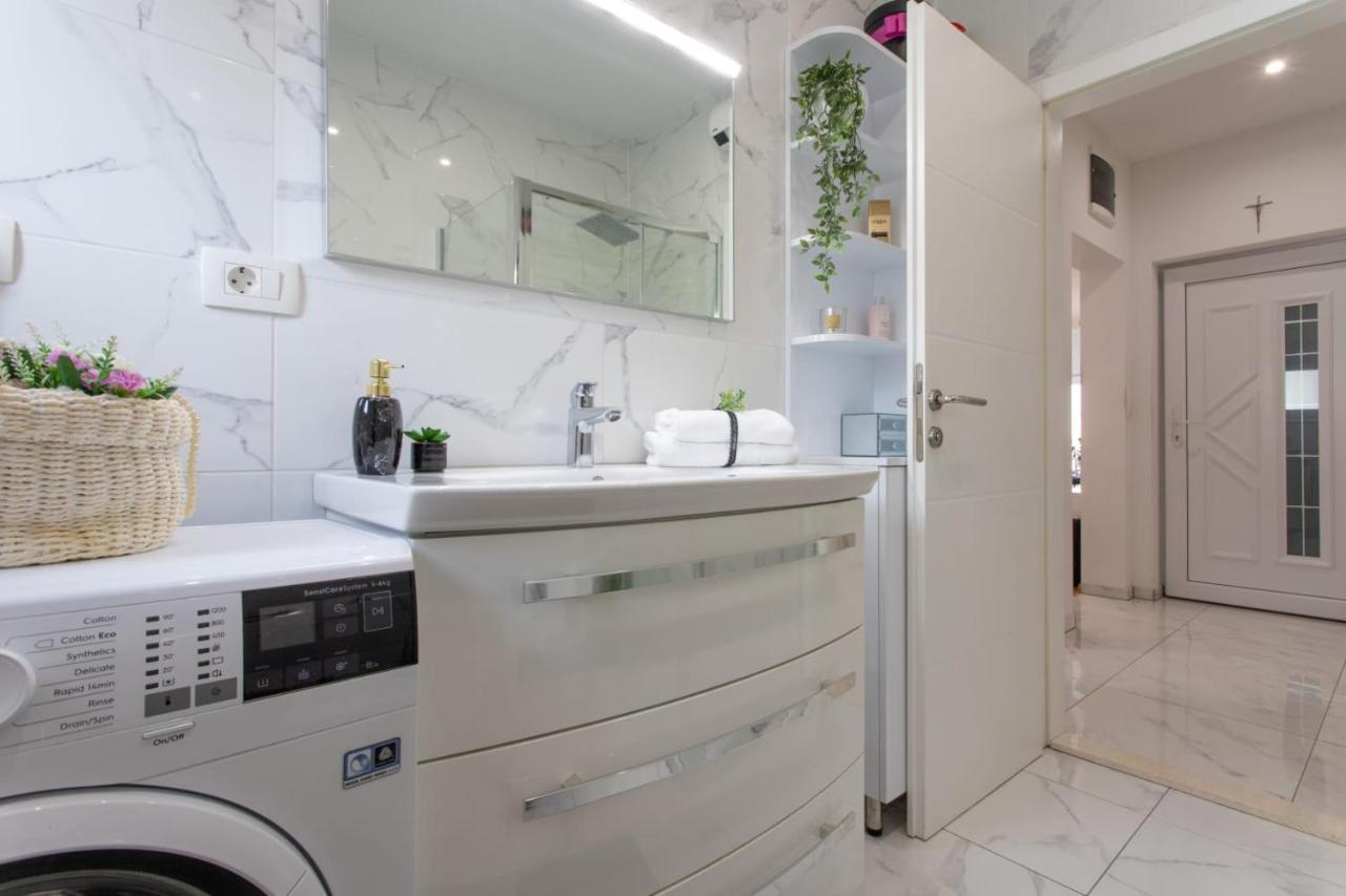 Lux Apartment Ema Kastela Luaran gambar