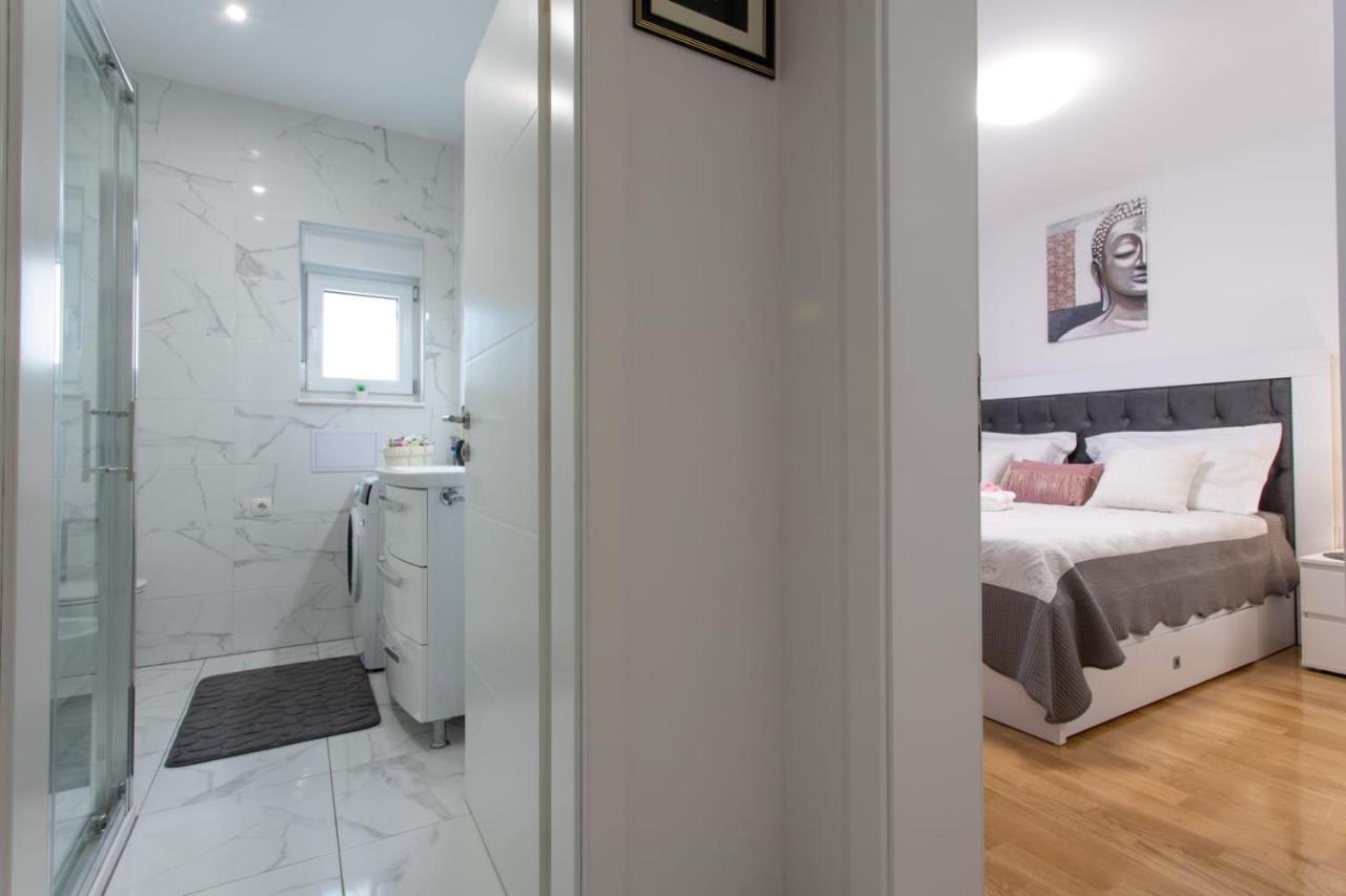 Lux Apartment Ema Kastela Luaran gambar