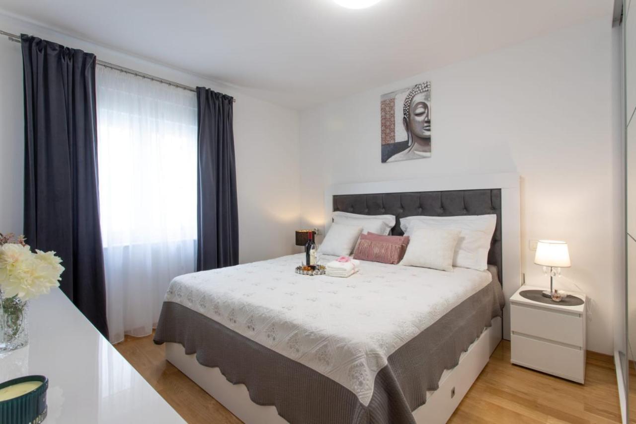 Lux Apartment Ema Kastela Luaran gambar