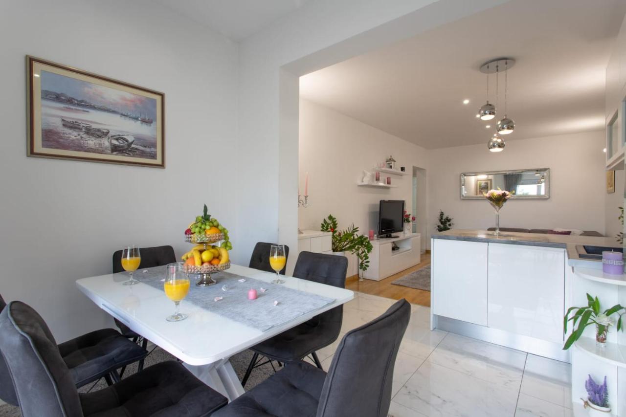 Lux Apartment Ema Kastela Luaran gambar