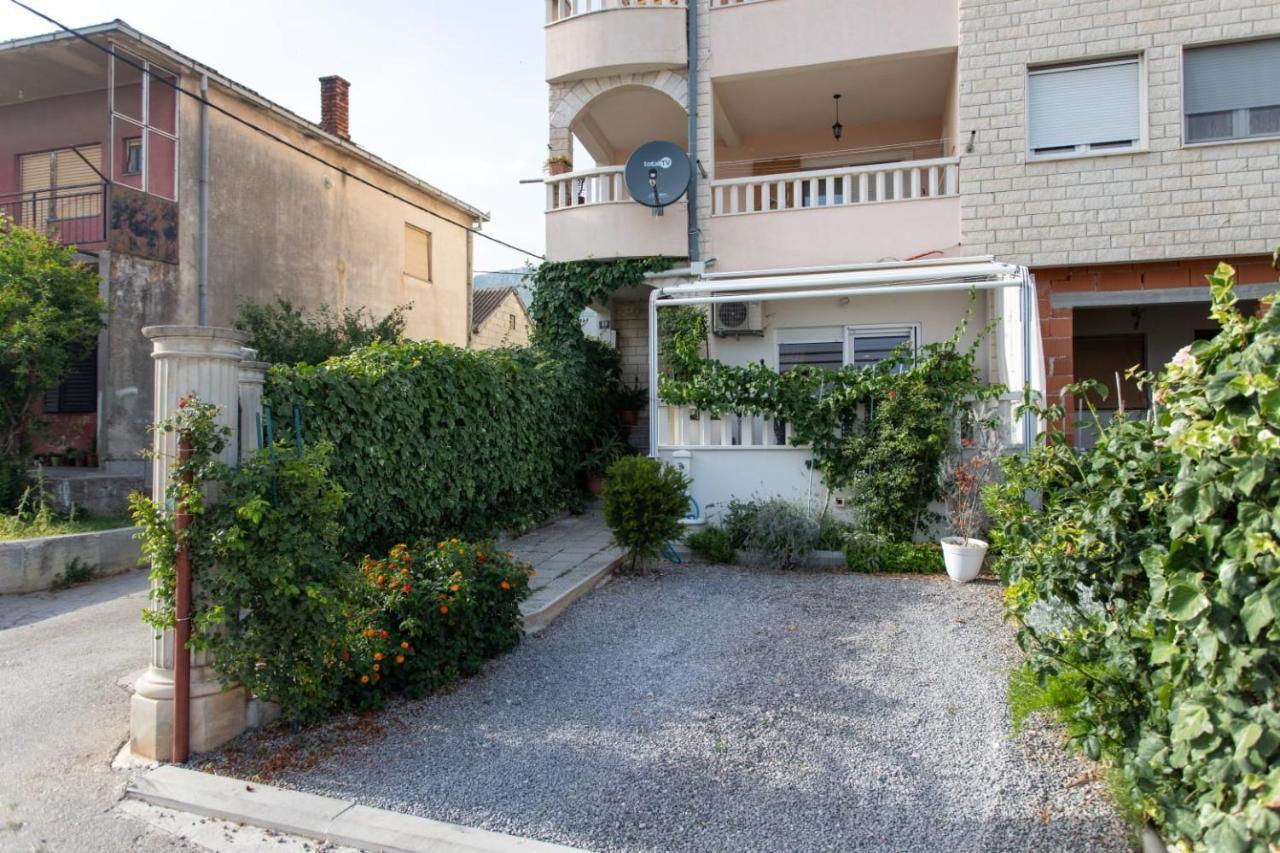 Lux Apartment Ema Kastela Luaran gambar